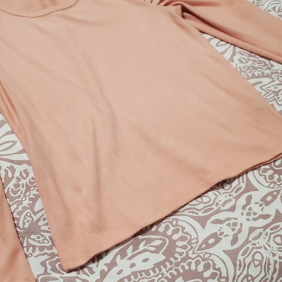 Top - Picture 2 of 6